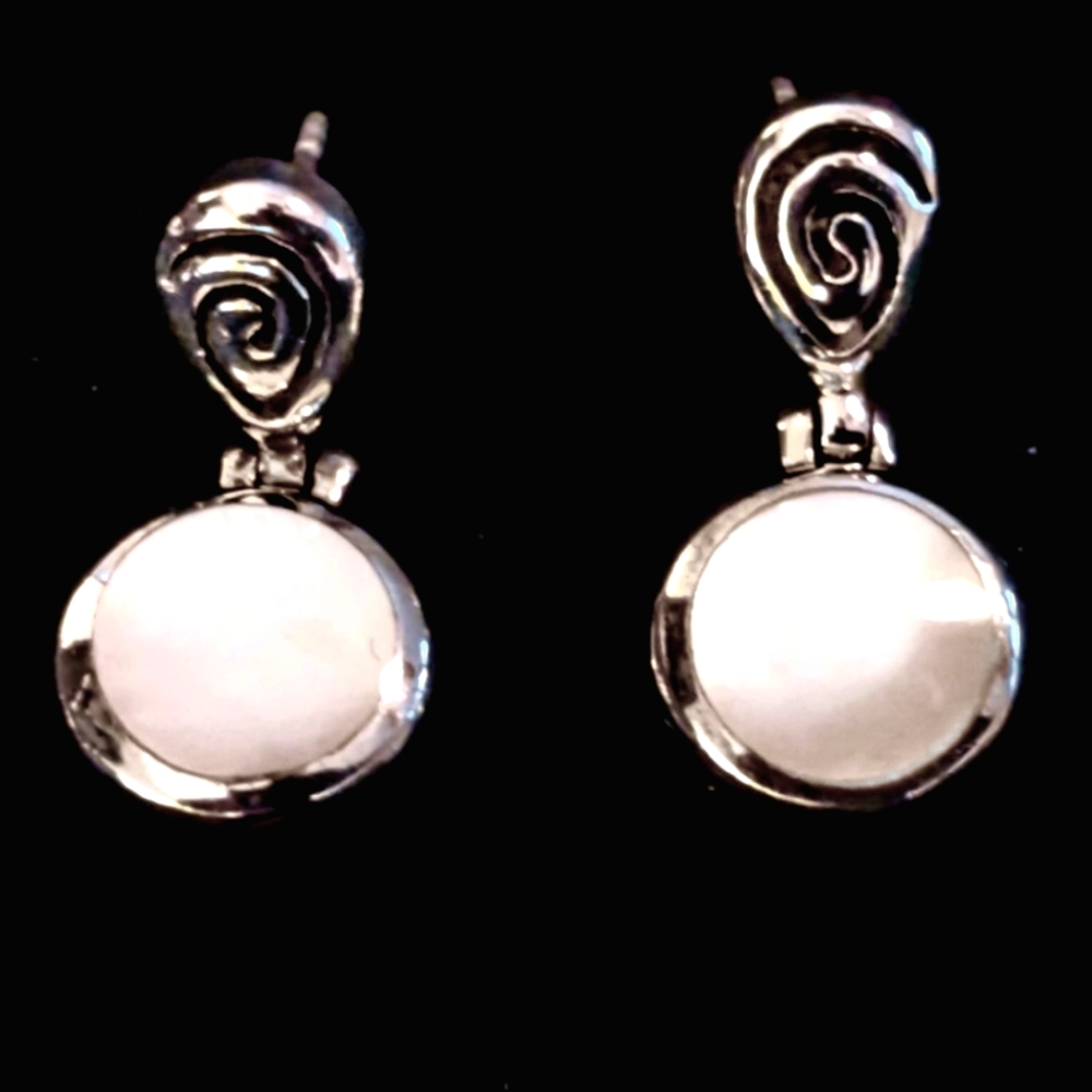 Vintage Sterling Silver Mother of Pearl Drop Dangle Earrings — 925